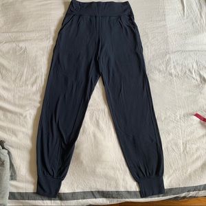 Lululemon jogger style leggings